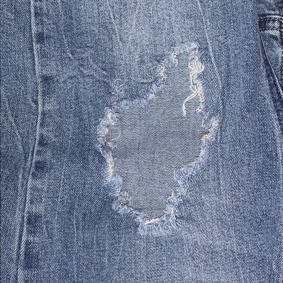 One knee ripped skinny jeans - Picture 3 of 3